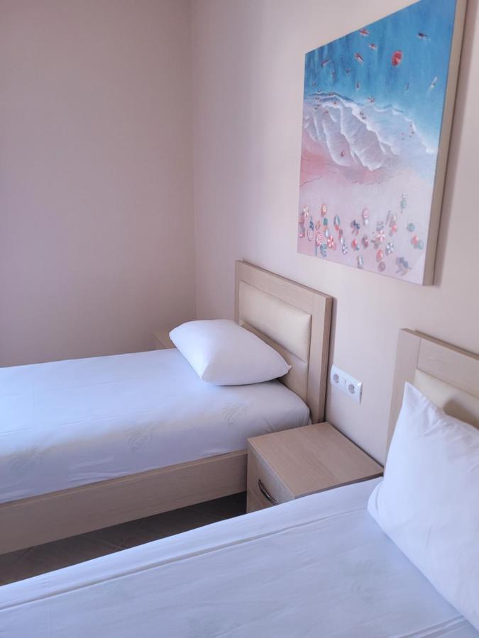 Marina Apartment Sarandë Exterior foto