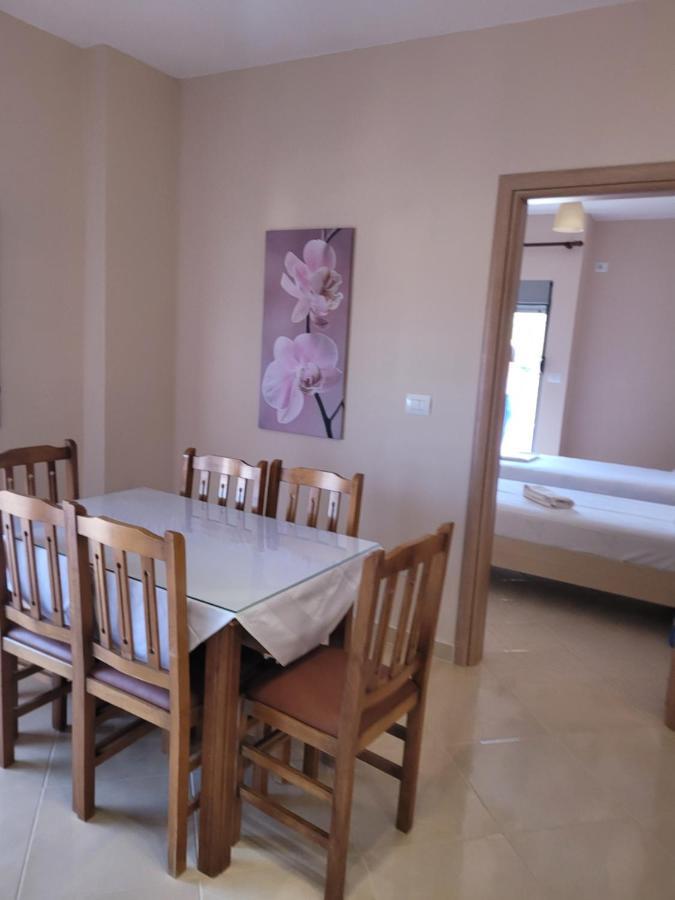 Marina Apartment Sarandë Exterior foto